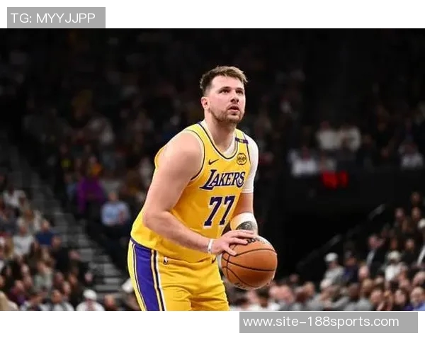 东契奇湖人生涯仅39场便追平浓眉10次砍下35分5篮板5助攻的壮举 东契奇湖人生涯仅39场便追平浓眉10次砍下35分5篮板5助攻的壮举